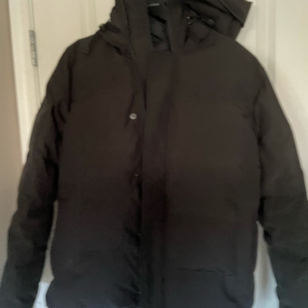 Canada Goose Macmillan Parka - Picture 9 of 11